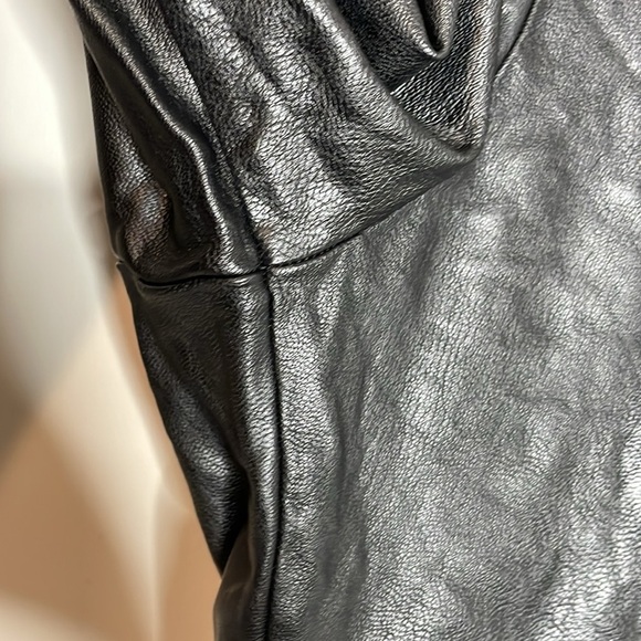 Commando | Women’s Black Vegan Leather Jogger Pants Size Small - Picture 4 of 9